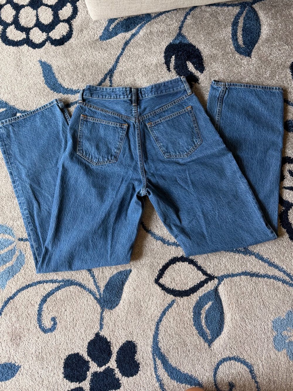 Abercrombie & Fitch Medium Wash Curve Love the Loose Jean, Size 27L - Picture 2 of 3
